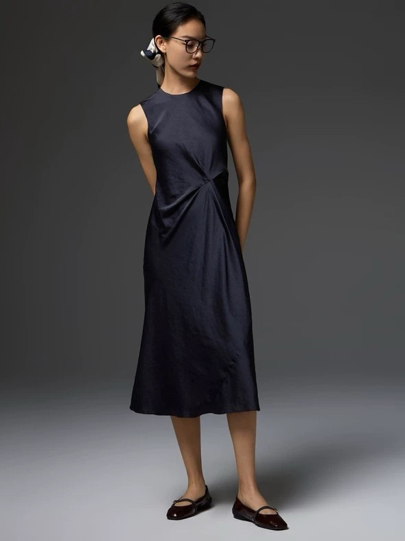 Commuter fashion women stock photo 38