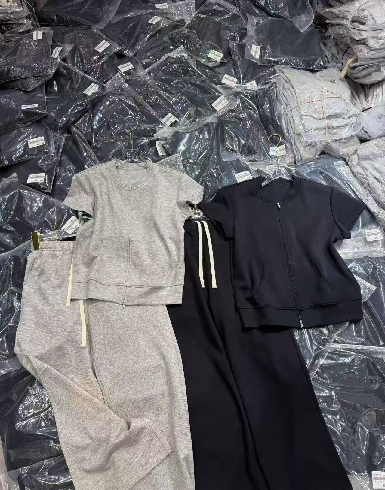 Parcel packing and shipment scene 7